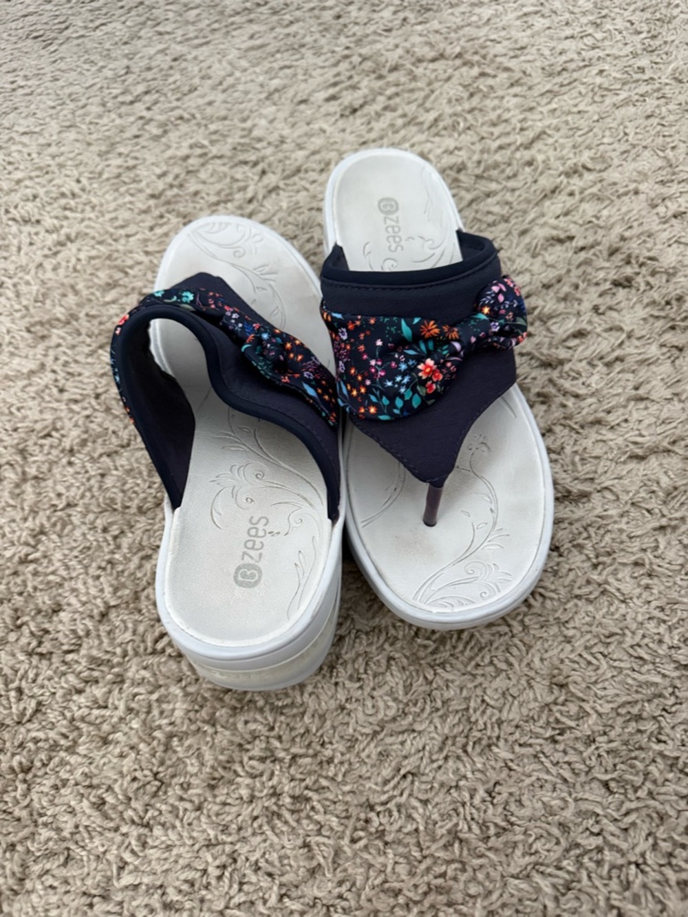 BZeez sandals
